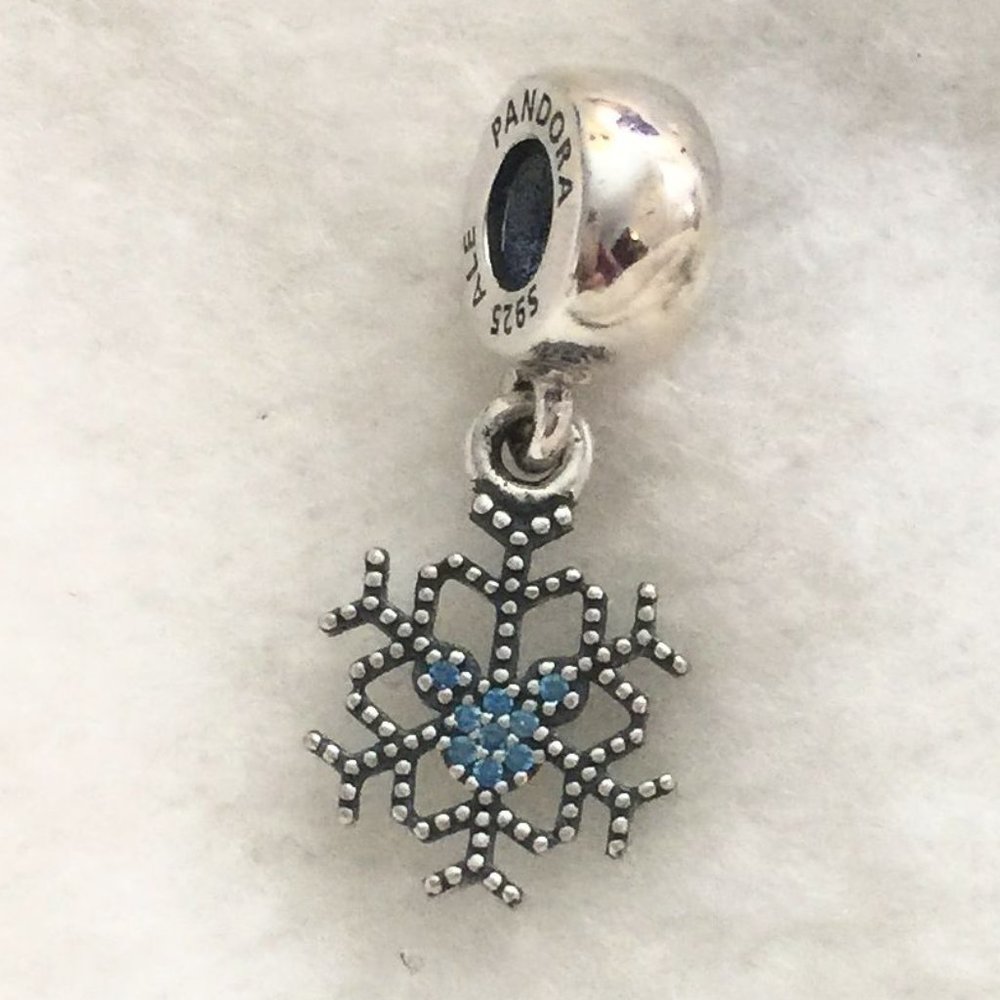 Pandora Disney Mickey Mouse Snowflake Charm